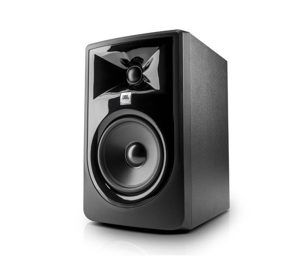 Monitores JBL de campo cercano